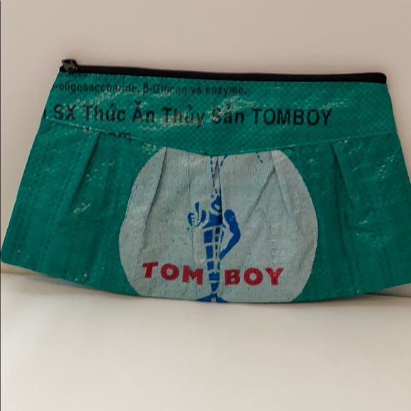 Torrain Vegan Recycled Clutch Feed Bag - Picture 1 of 8